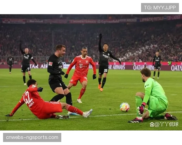 专访拜仁防守教练:揭秘球队如何在训练中模拟对方反击,演练四后卫落位保护 专访拜仁防守教练:揭秘球队如何在训练中模拟对方反击,演练四后卫落位保护